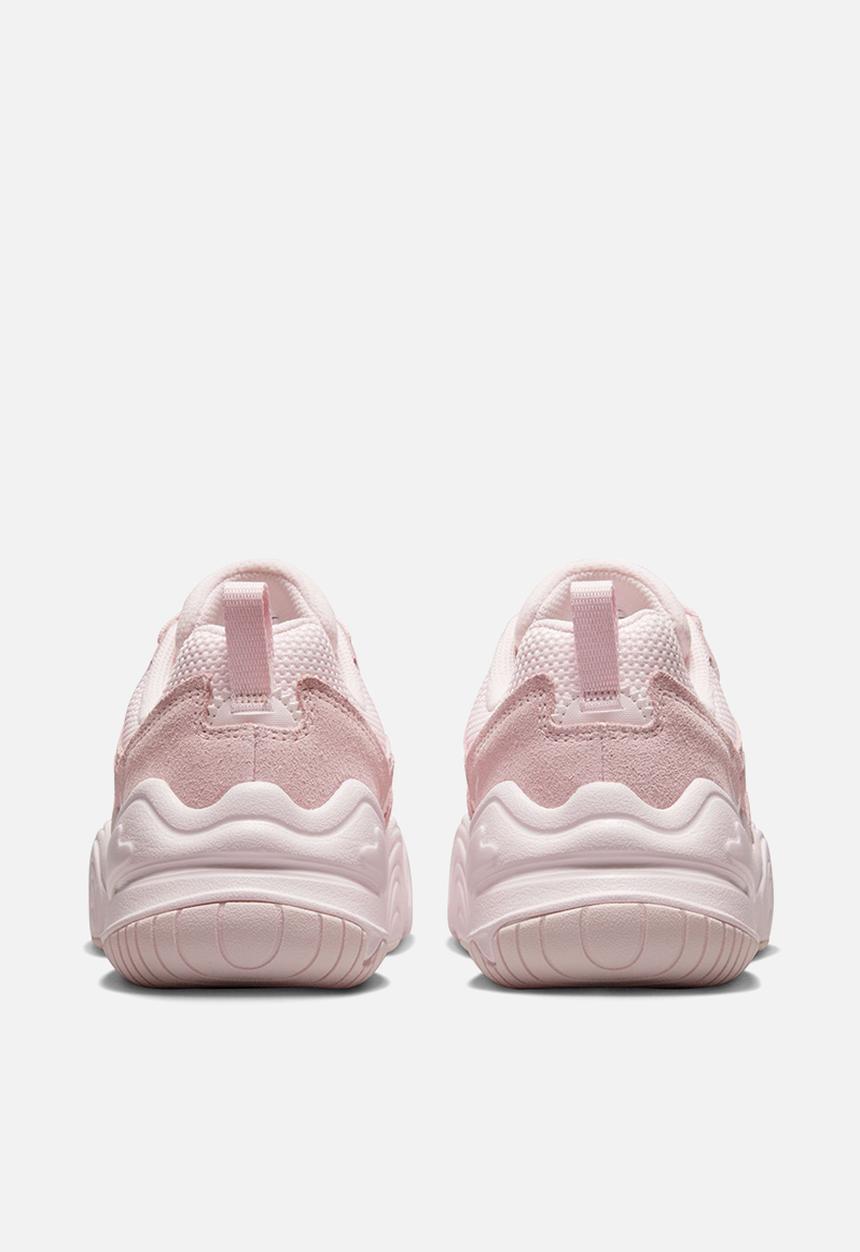 Nike - Tech Hera