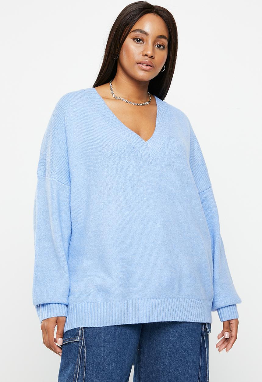 Cotton On - Plus blondie oversized v-neck pullover - blue chalk marle