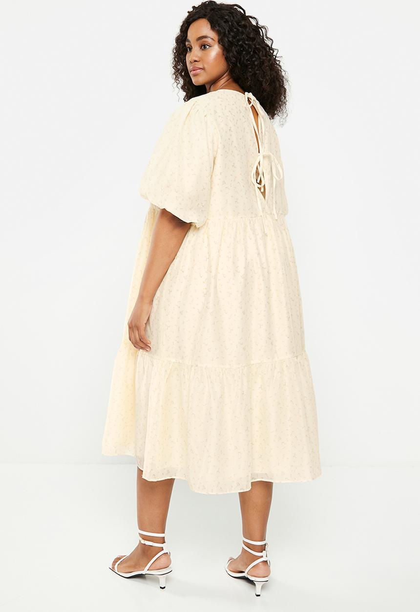 Glamorous - Plus organza tiered dress - cream peach