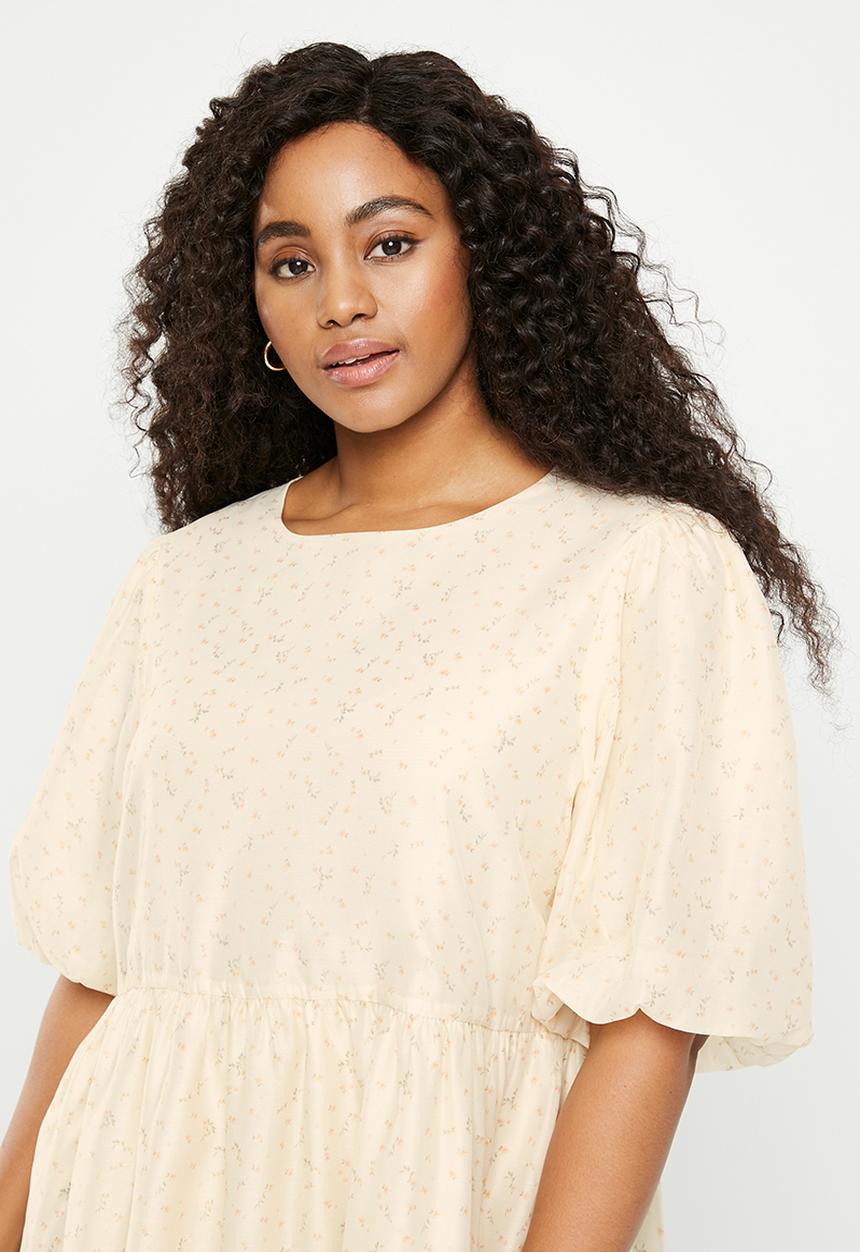 Glamorous - Plus organza tiered dress - cream peach