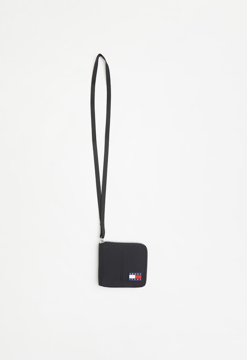 Tommy Hilfiger - Tjm dimensions hanging bifold - black