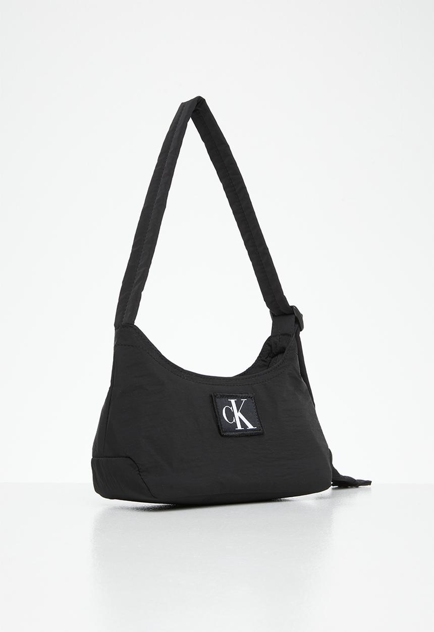 Calvin Klein - City nylon round shoulder23 - black