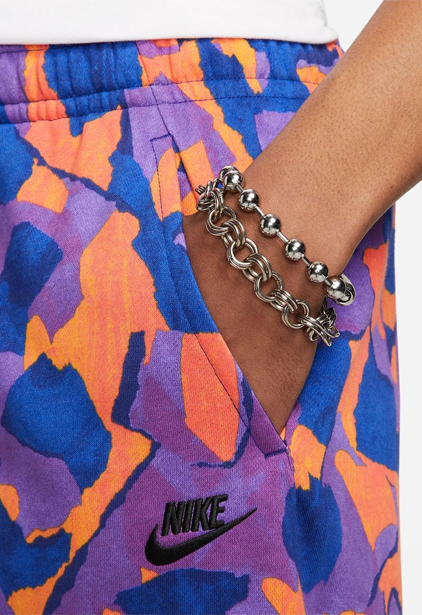 Nike - M nk club+ ft short aop - vivid purple/deep royal blue/black