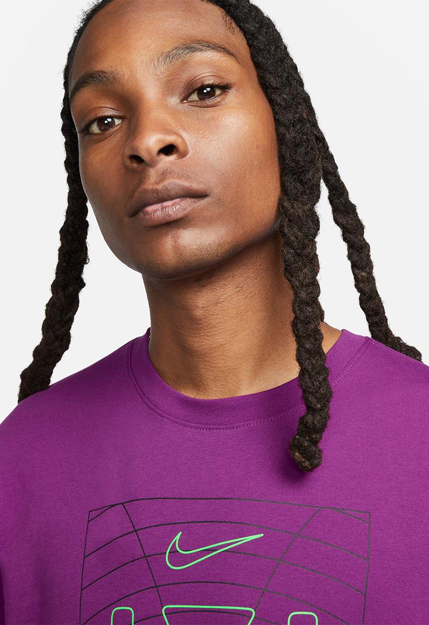 Nike - M nsw tee trend iridescent hbr - bold berry