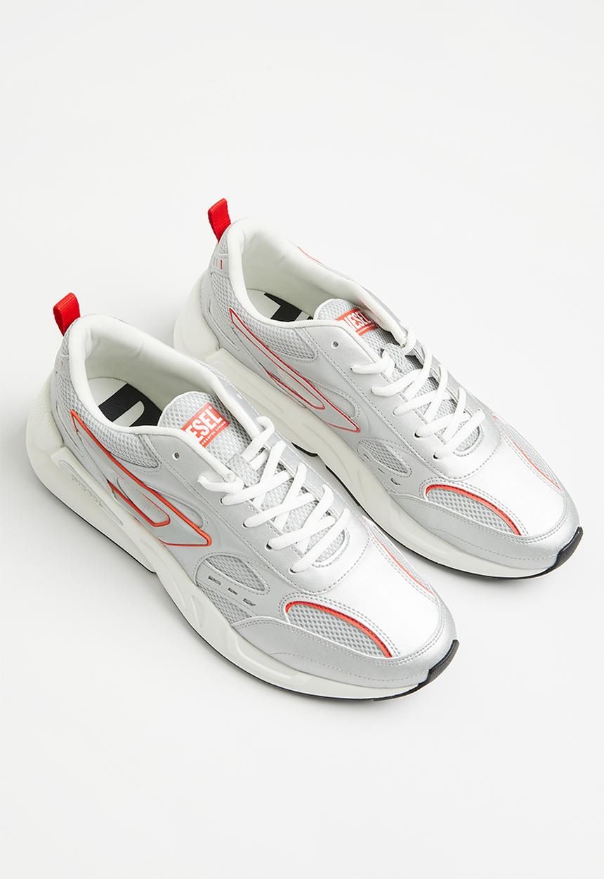 serendipity Diesel - Serendipity - Sneakers in zwart | ASOS