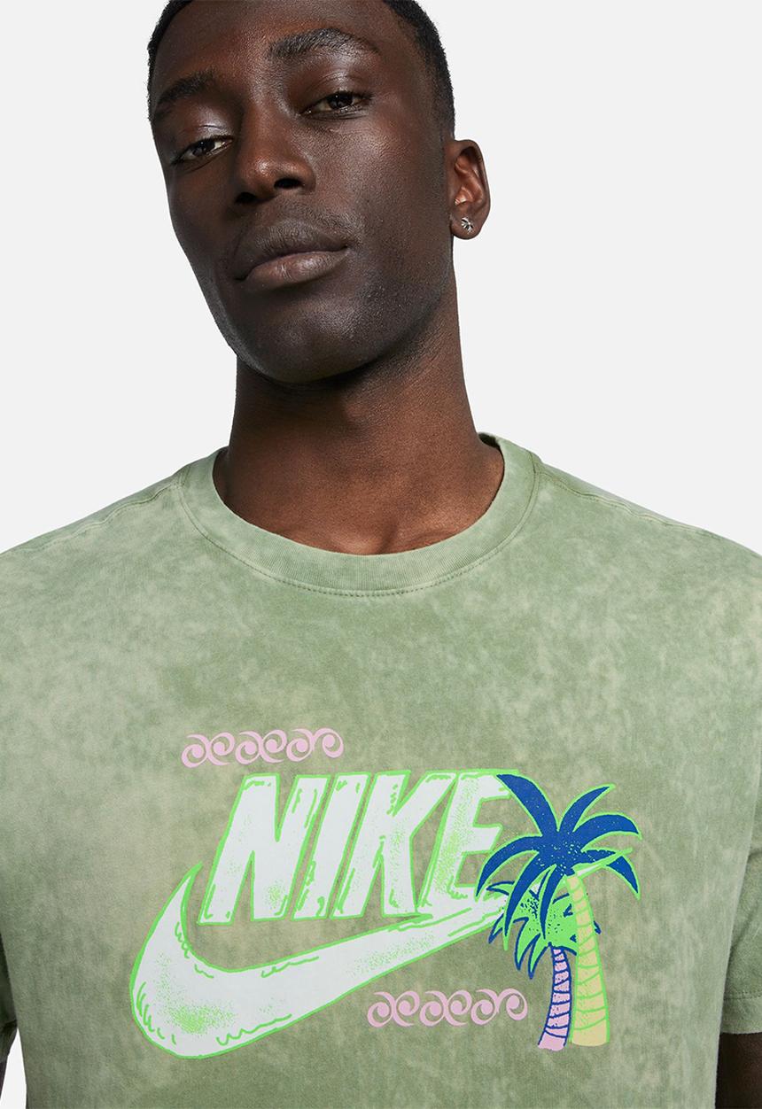 Nike - M nsw tee beach party hbr - oil green