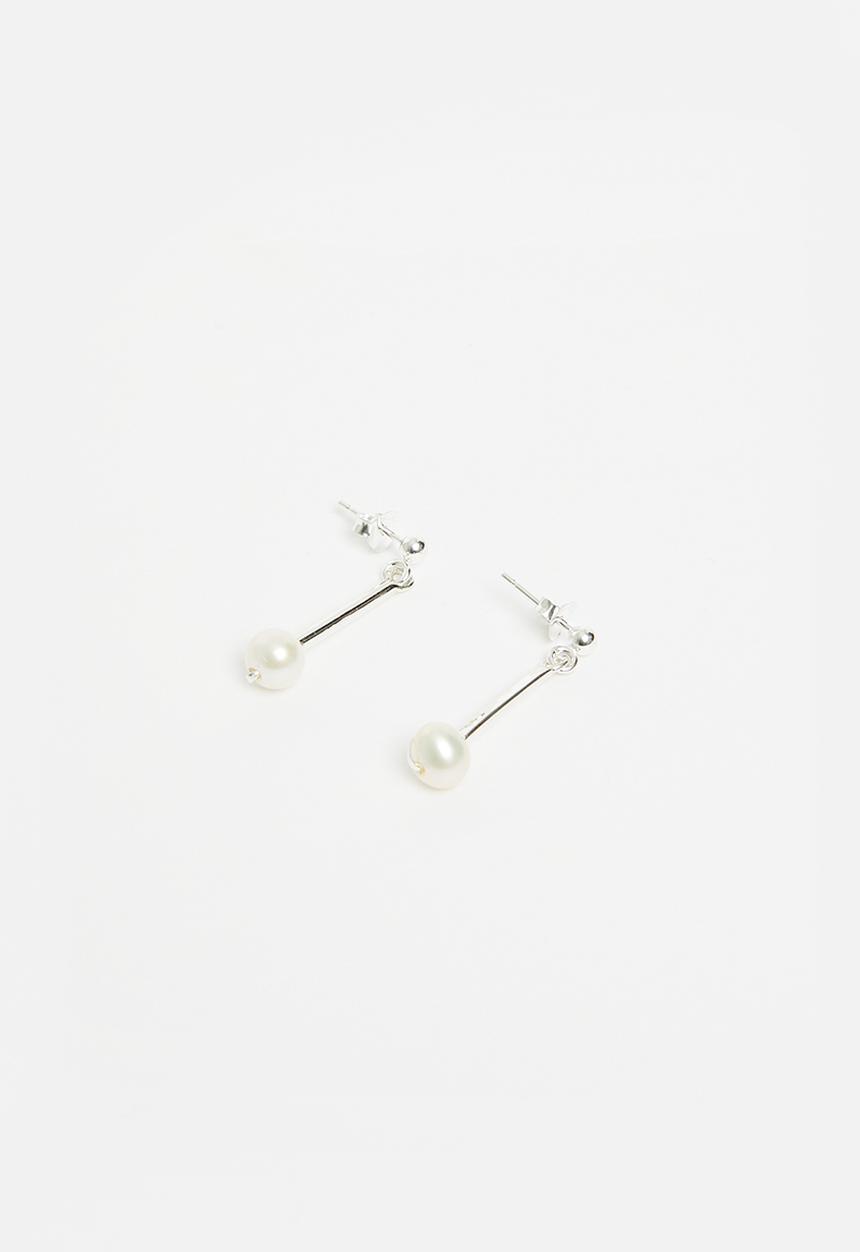 Lorne - Pearl droplet - silver