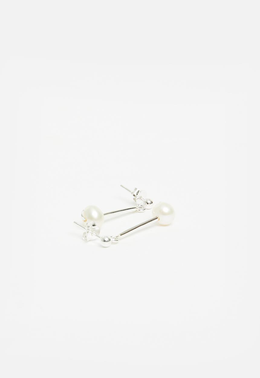Lorne - Pearl droplet - silver