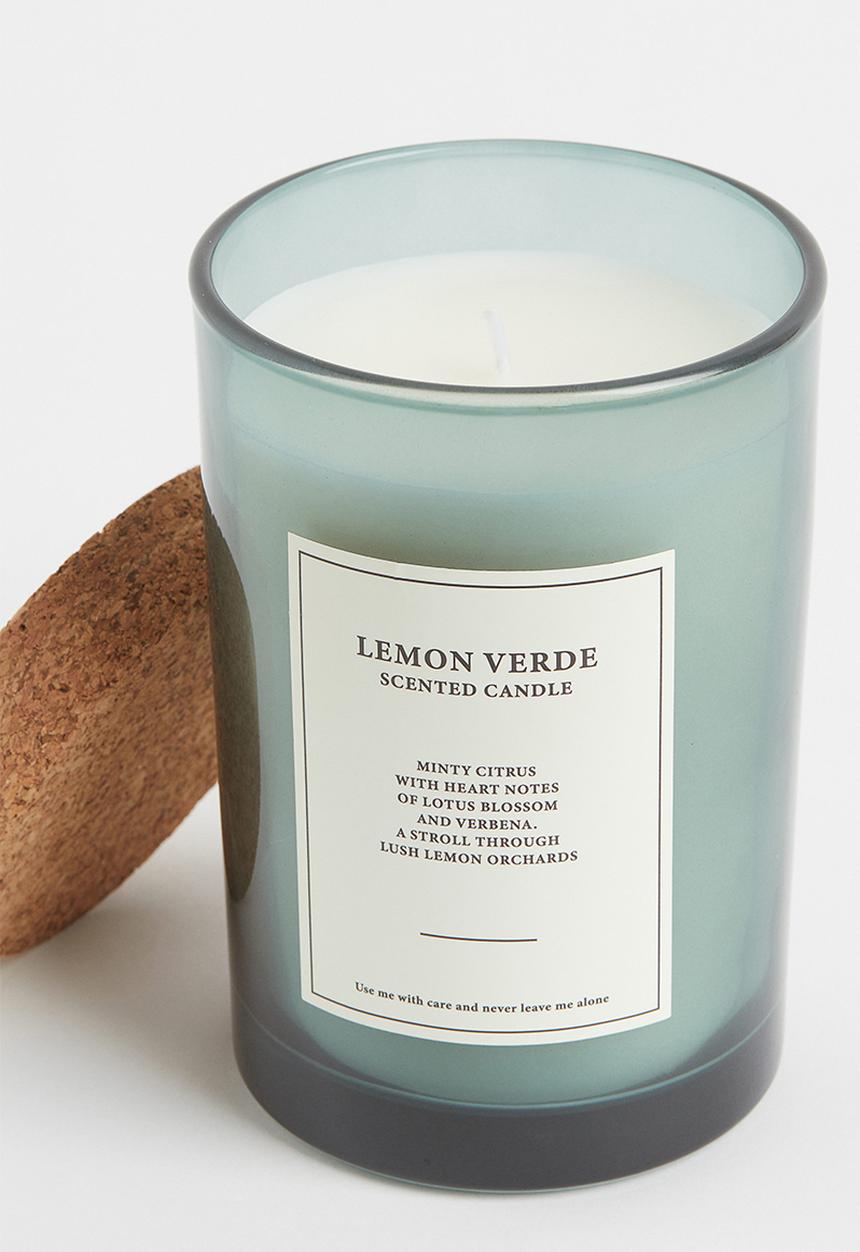 H&M - Large cork-lid scented candle - dark green/lemon verde 