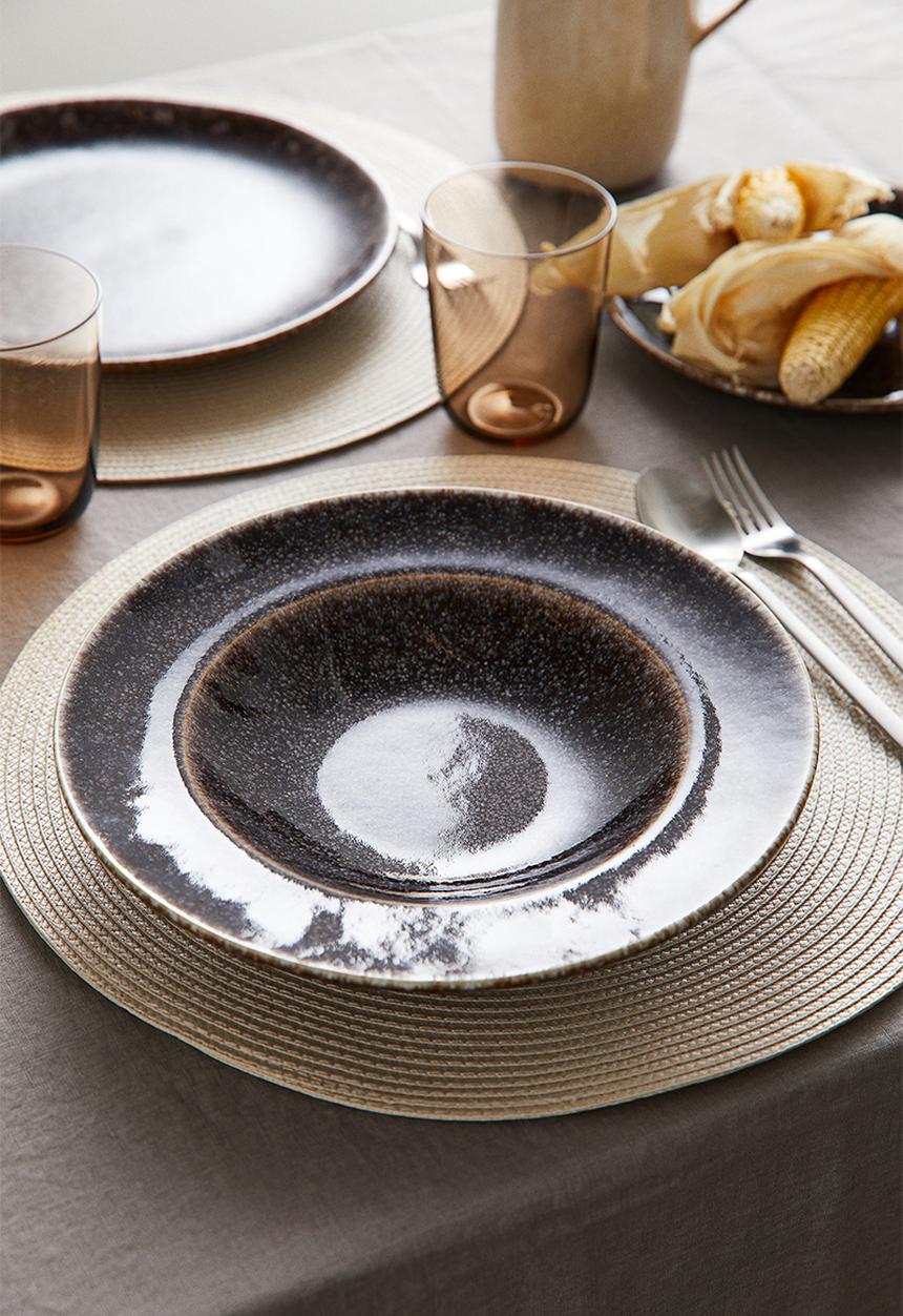 H&M - 2-pack round table mats - light beige