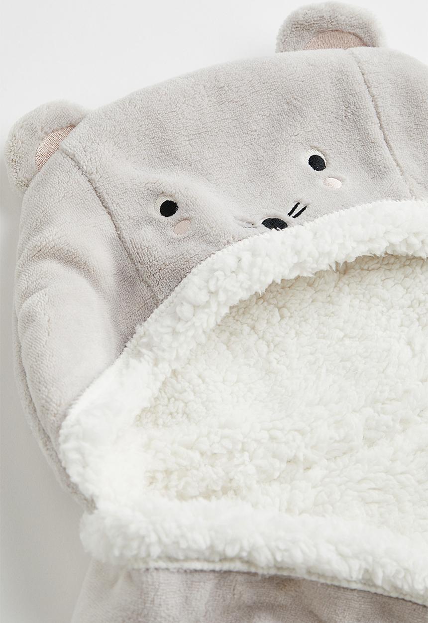 H&M - Hooded pile blanket - light grey/mouse