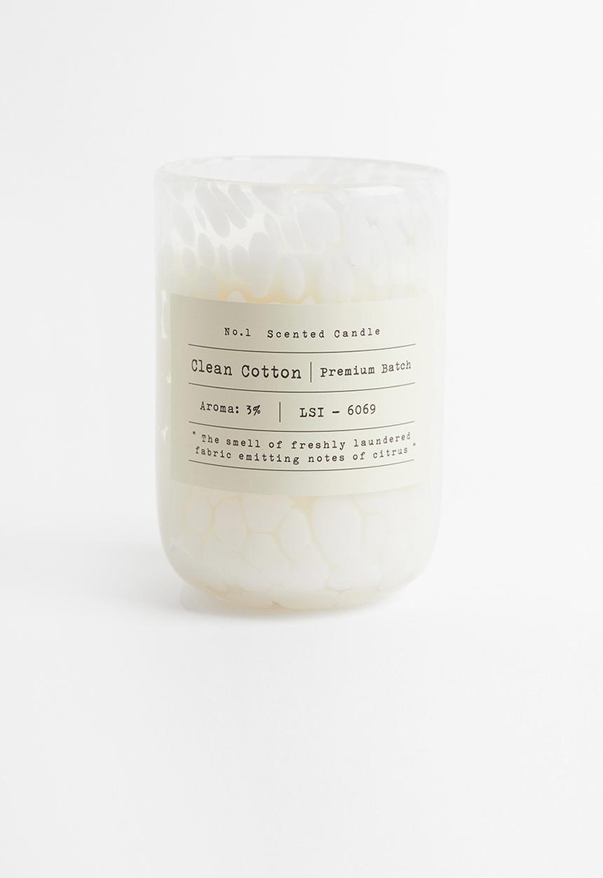 H&M - Scented candle in glass holder - white/clean cotton