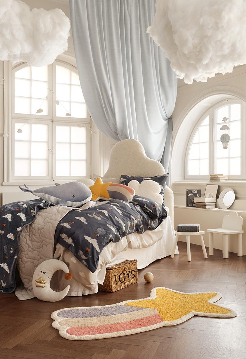 H&M - Children's cloud cushion - white
