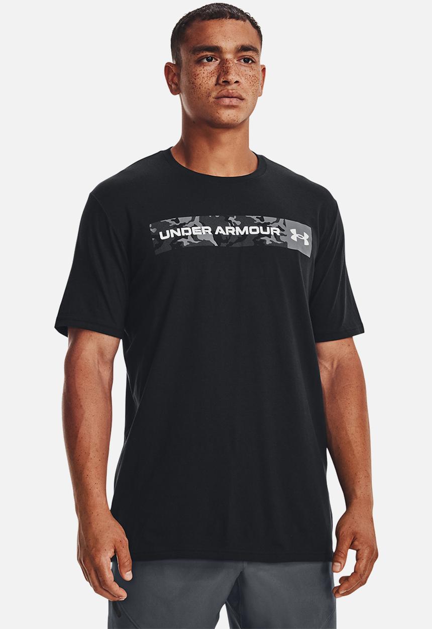 Under Armour - Ua camo chest stripe short sleeve - black