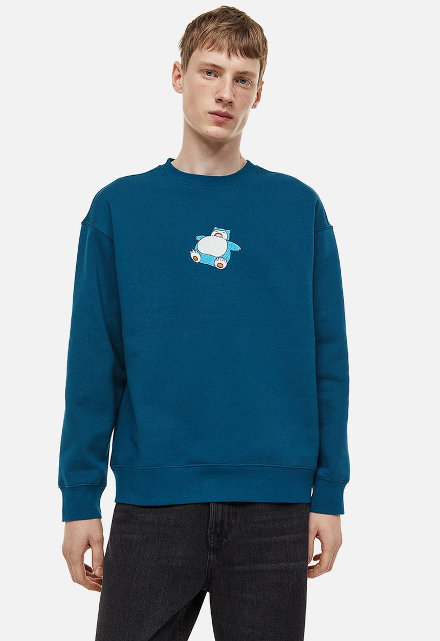 H&M - Relaxed fit sweatshirt - dark turquoise/pokémon 