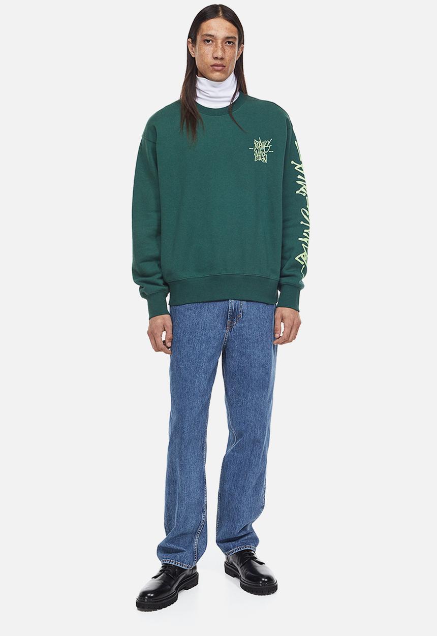 H&M - Oversized fit printed sweatshirt - dark green/boring pals