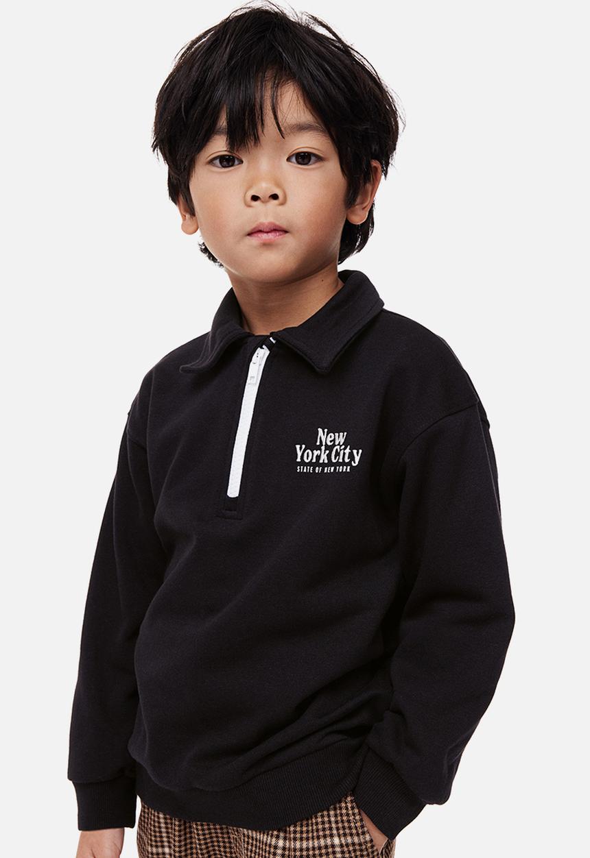 H&M - Collared zip-top sweatshirt - black/new york city
