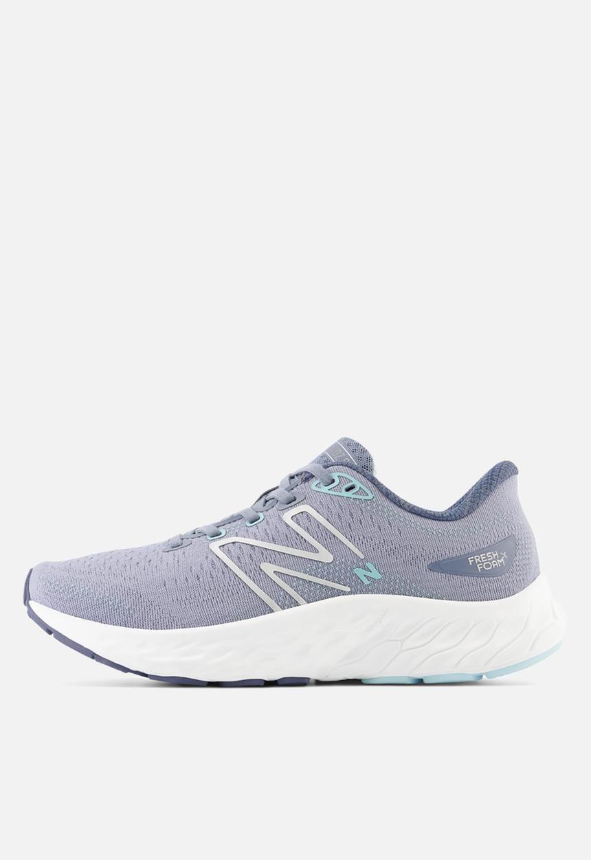 New Balance  - Fresh Foam x Evoz ST