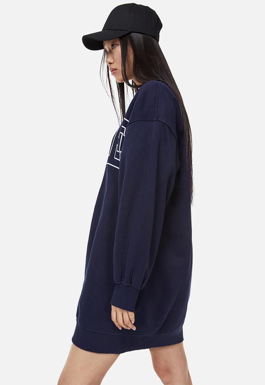 H&M - Oversized printed sweatshirt dress - dark blue/yale 