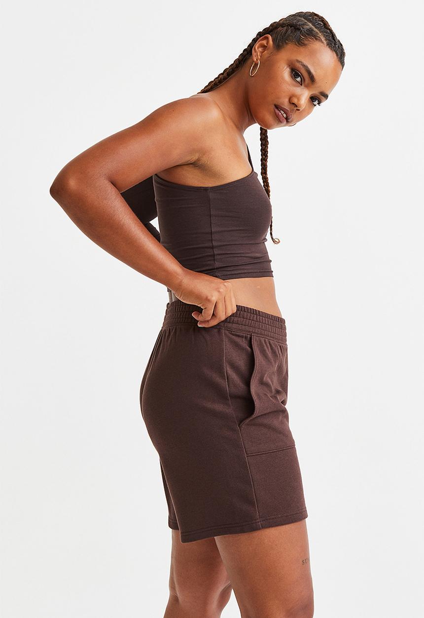 H&M - Sweatshorts - dark brown 