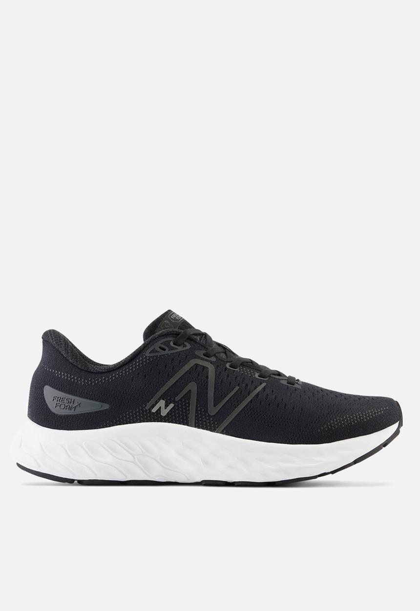 New Balance  - Fresh Foam x EVOZ ST 