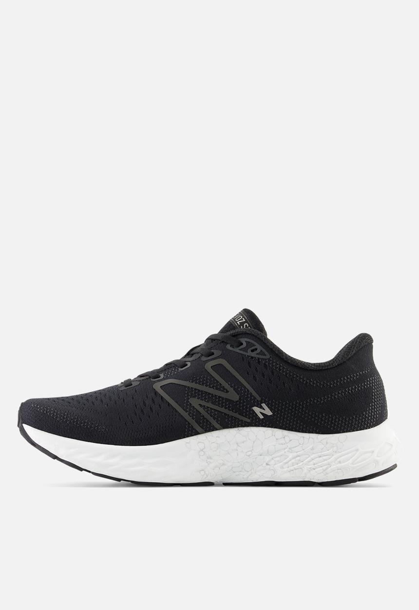 New Balance  - Fresh Foam x EVOZ ST 