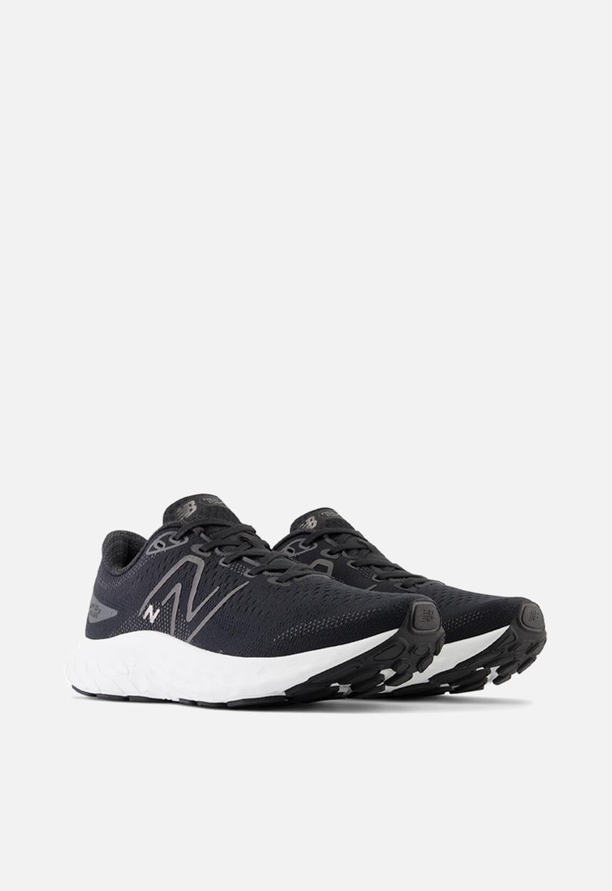 New Balance  - Fresh Foam x EVOZ ST 