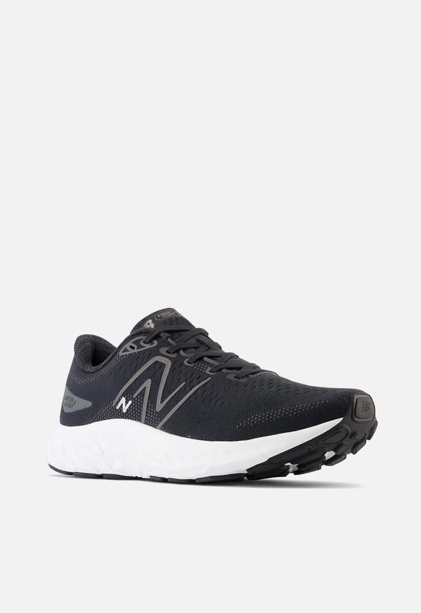 New Balance  - Fresh Foam x EVOZ ST 