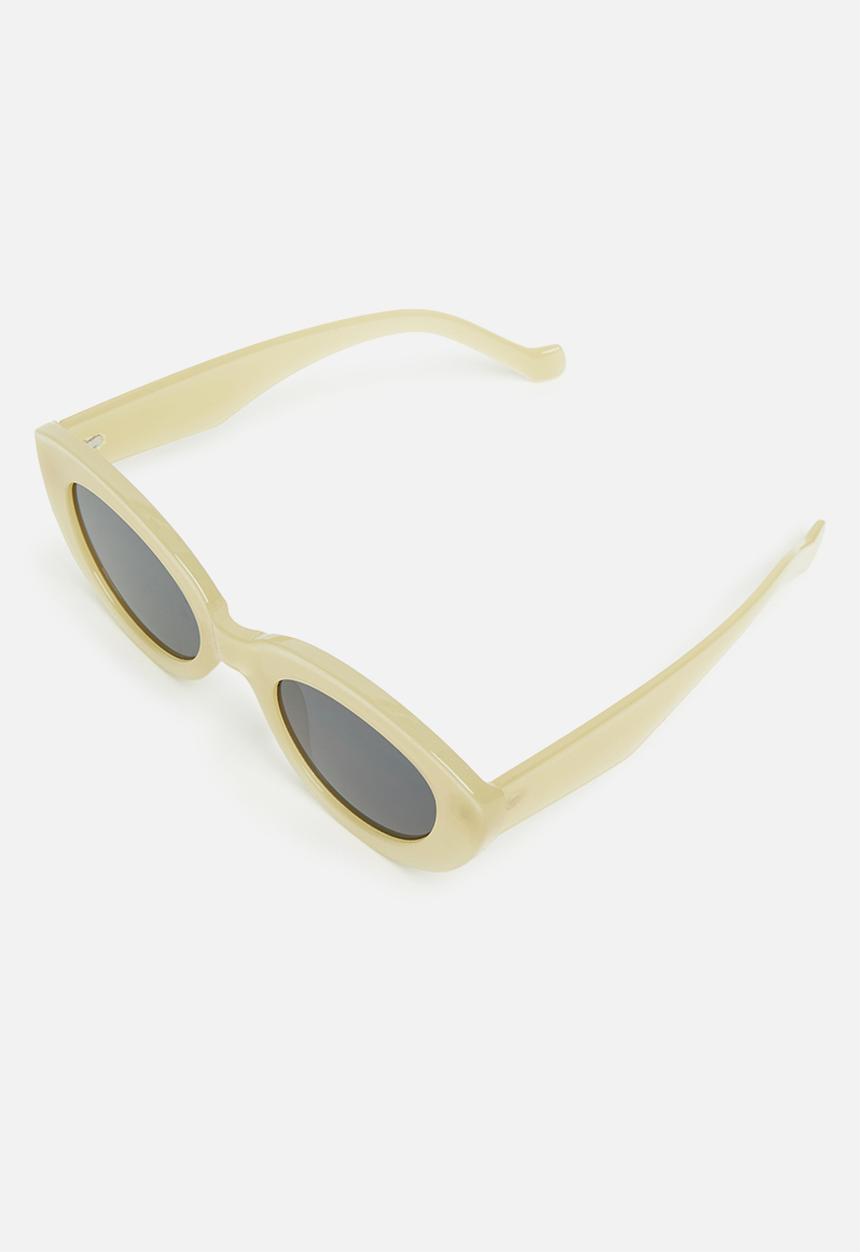 Superbalist - Olivia oval sunglasses - yellow
