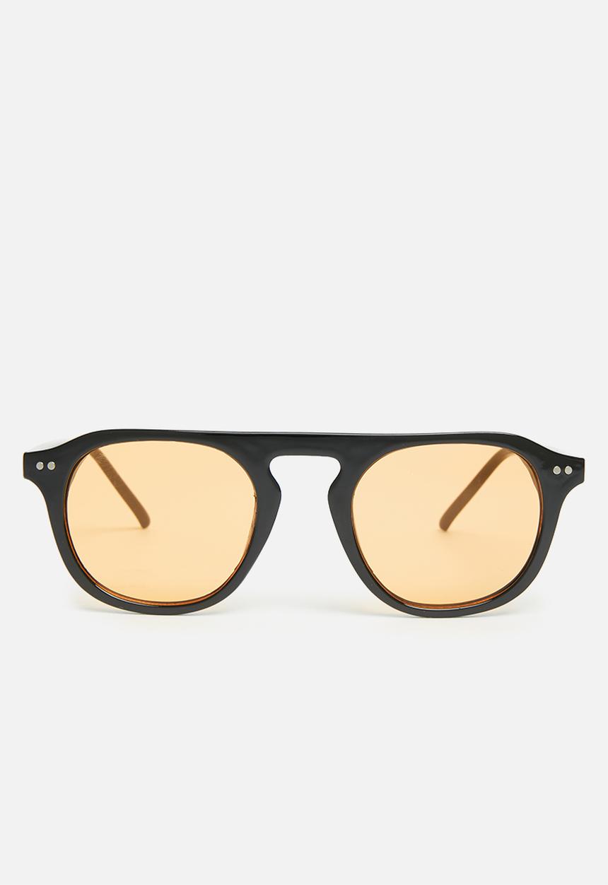 Superbalist - Kendall aviator sunglasses - black & orange