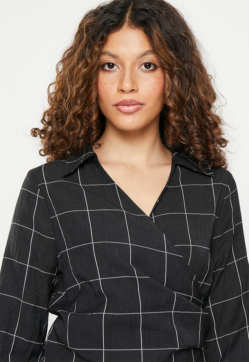 Me&B - Collared wrap shirt - black check