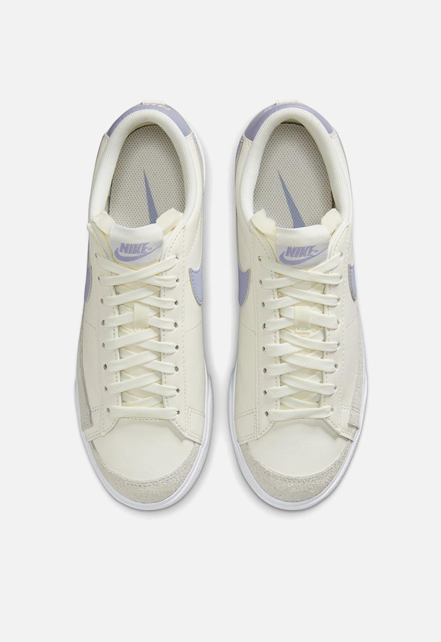 Nike - Nike Blazer Low Platform