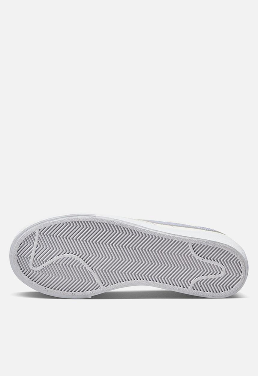 Nike - Nike Blazer Low Platform