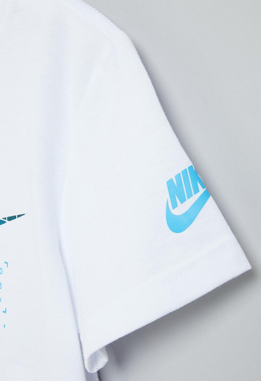 Nike - Nkb club seasonal short sleeve tee - white