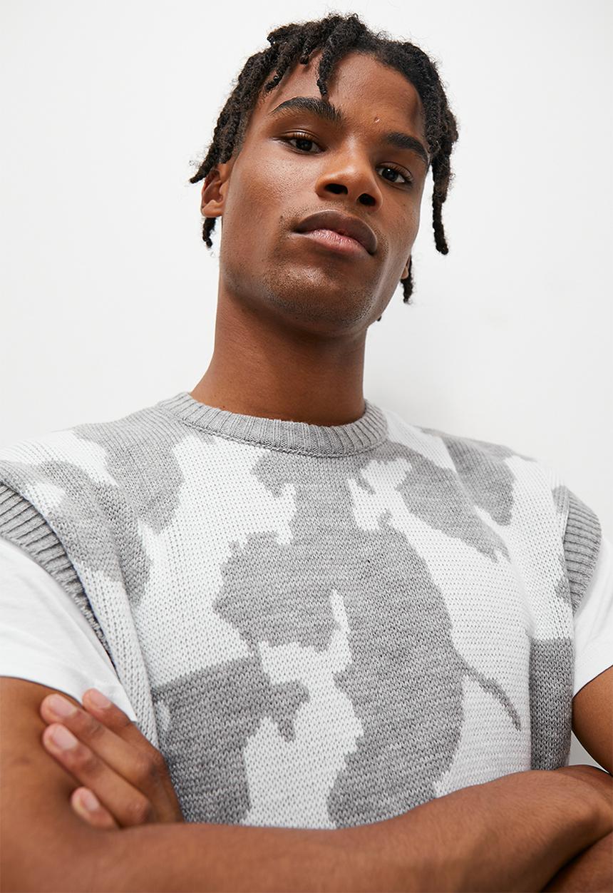 STYLE REPUBLIC - Camo pattern knit vest - grey & white