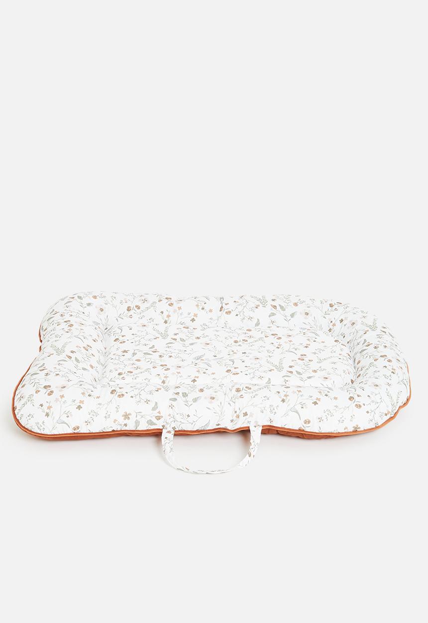Sixth Floor - Embrose sleeping pod - ditsy floral