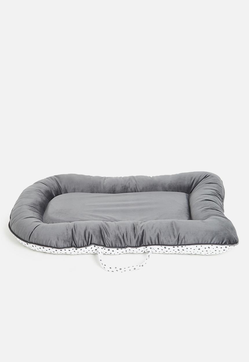 Sixth Floor - Embrose sleeping pod - black & grey