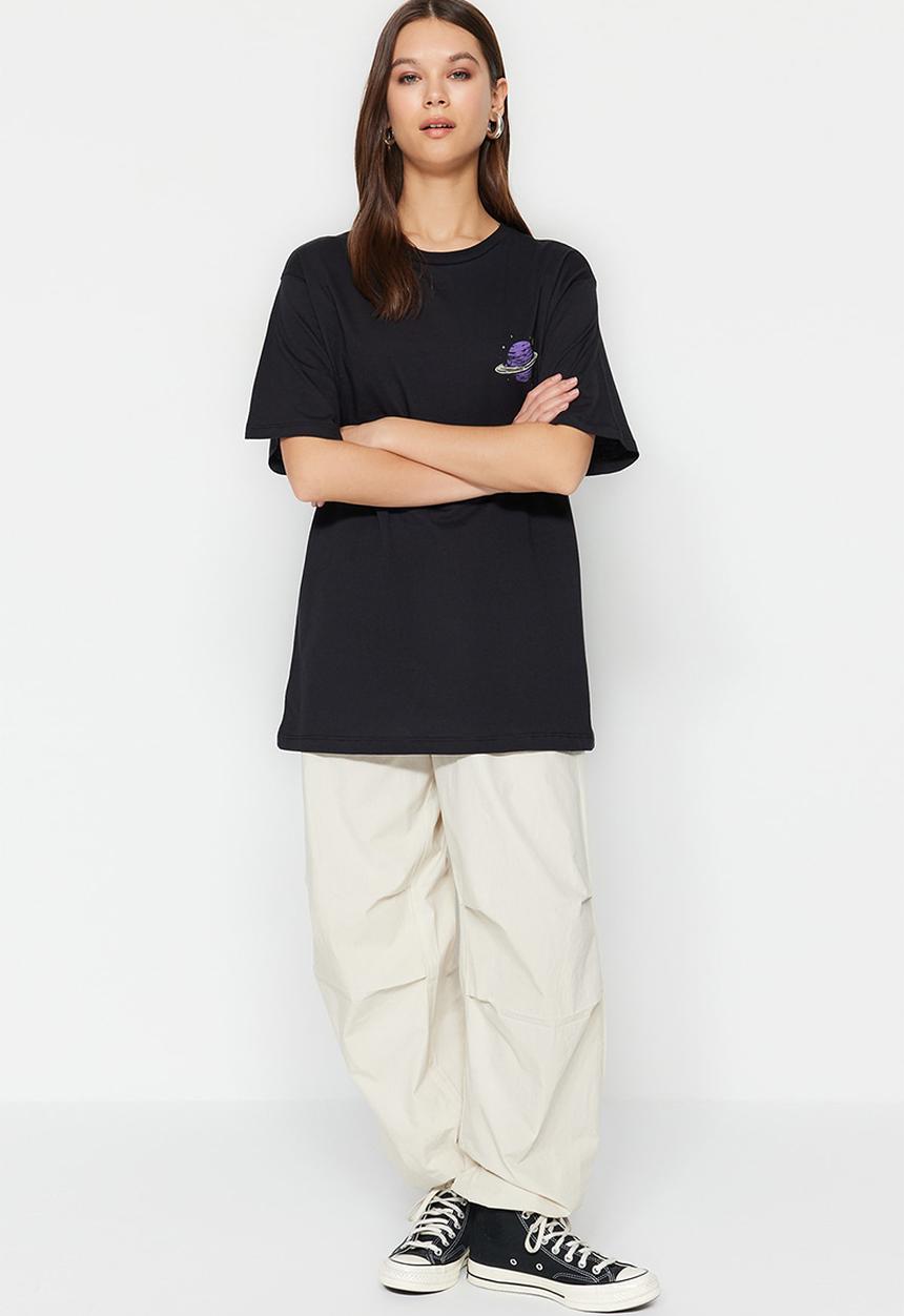 Trendyol - Basic boyfriend graphic t-shirt - black