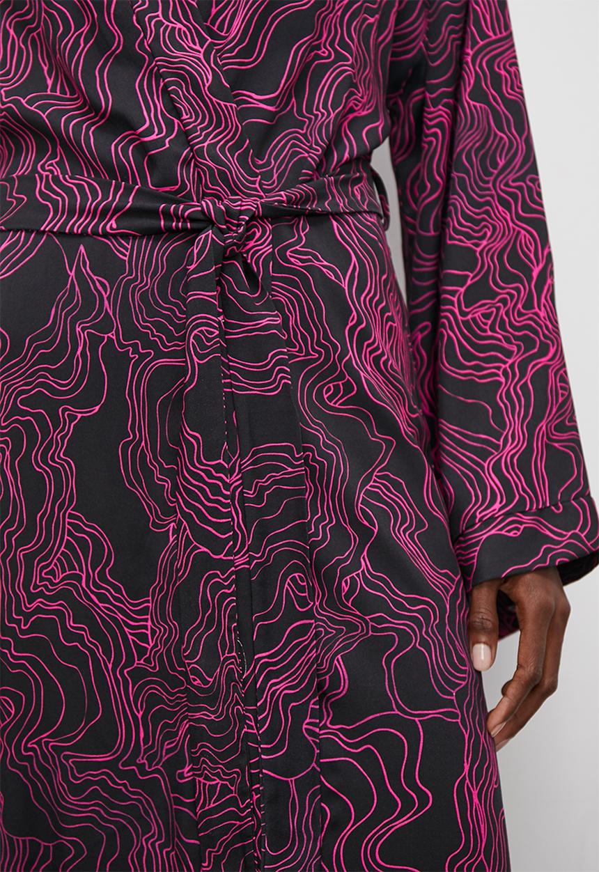 Superbalist - Long sleeve robe - black based scribble