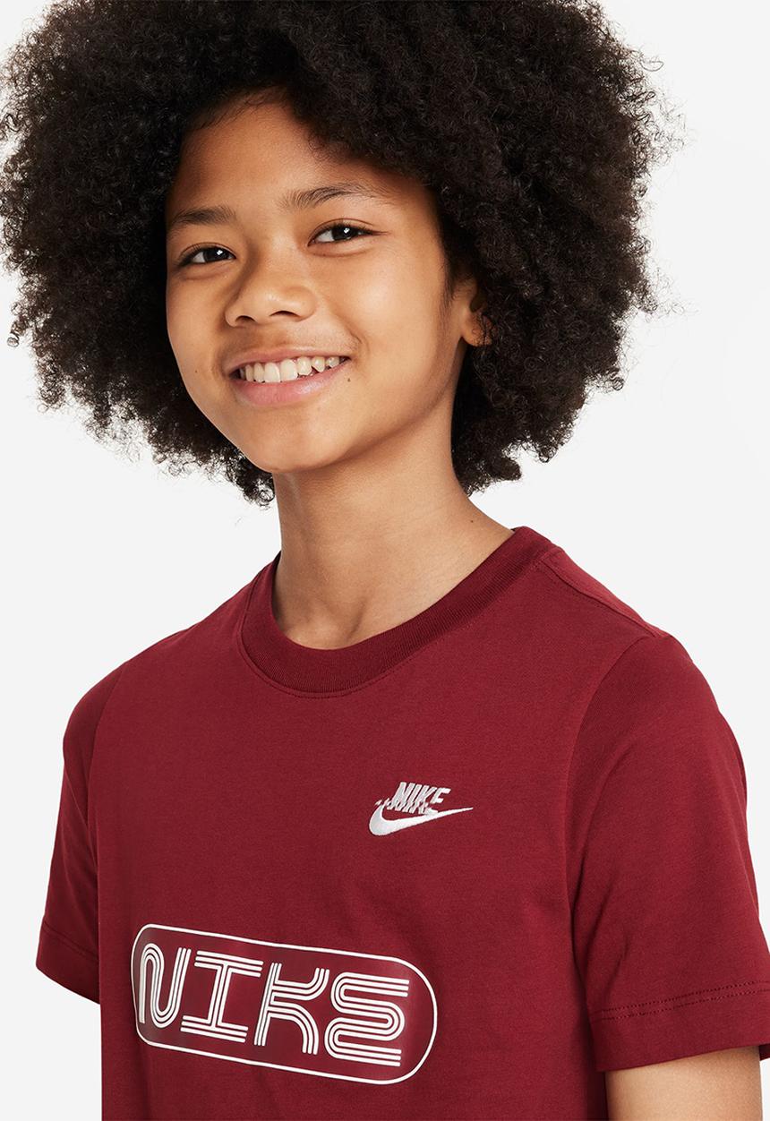 Nike - B nsw tee amplify fa23 - team red