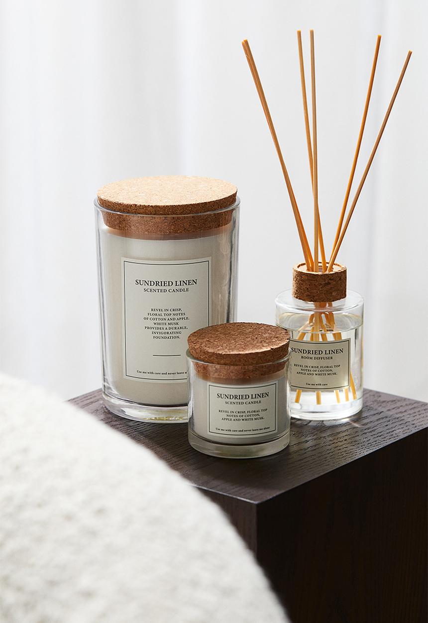 H&M - Large cork-lid scented candle - white/sundried linen