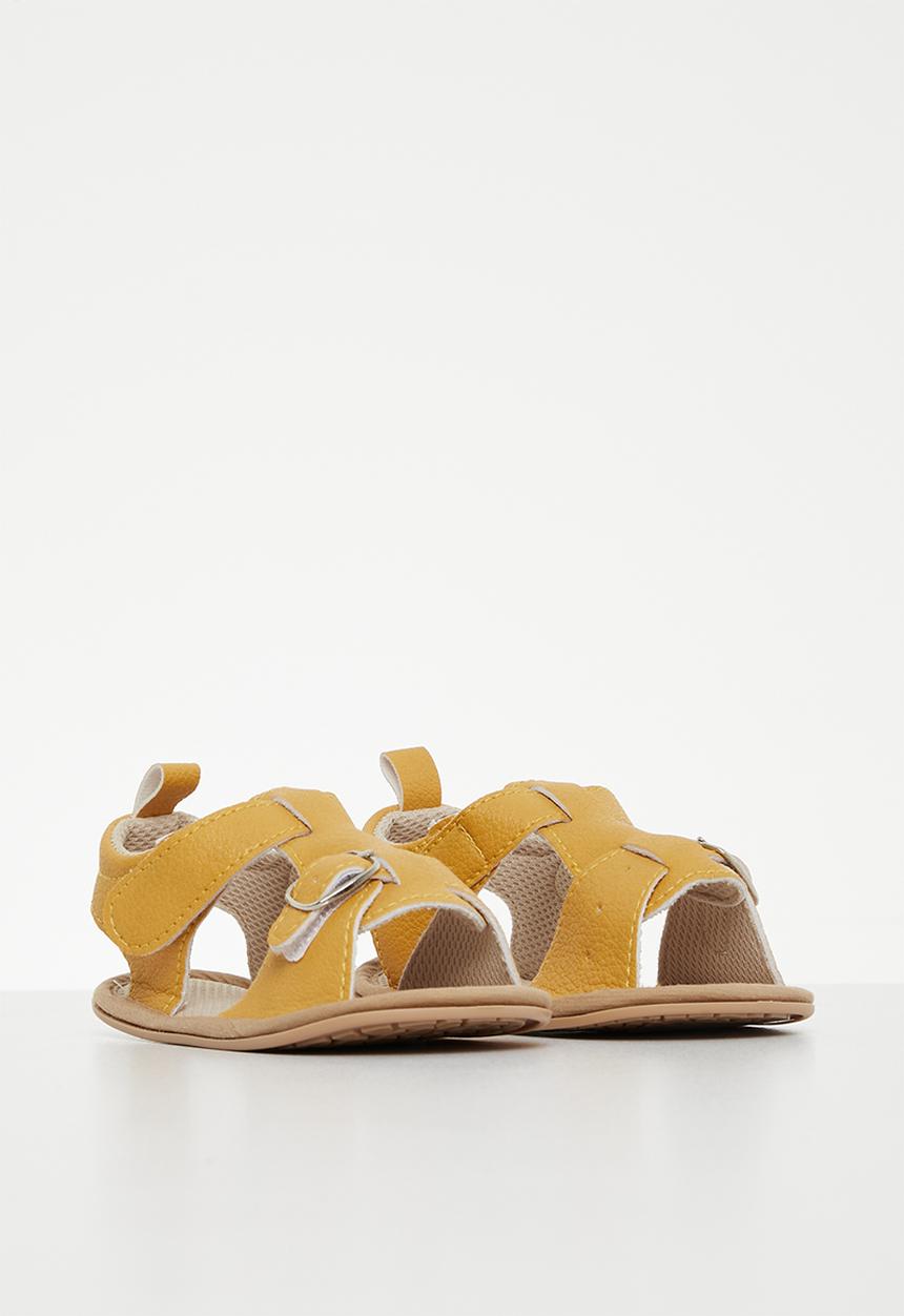 Pop Candy - Open toe sandal with buckle detail - yellow