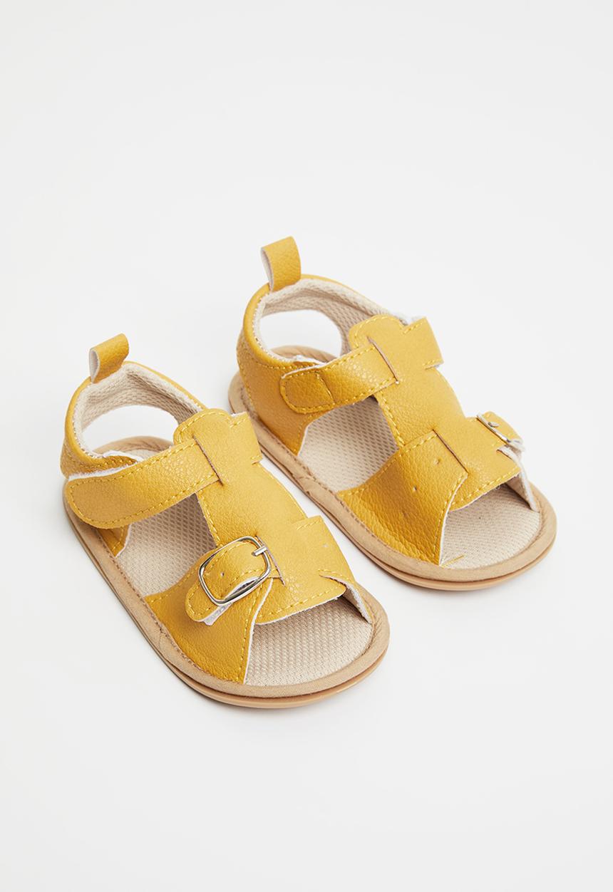 Pop Candy - Open toe sandal with buckle detail - yellow