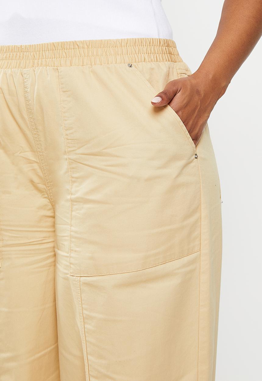 Cotton On - Plus quinn cargo pant - light sand