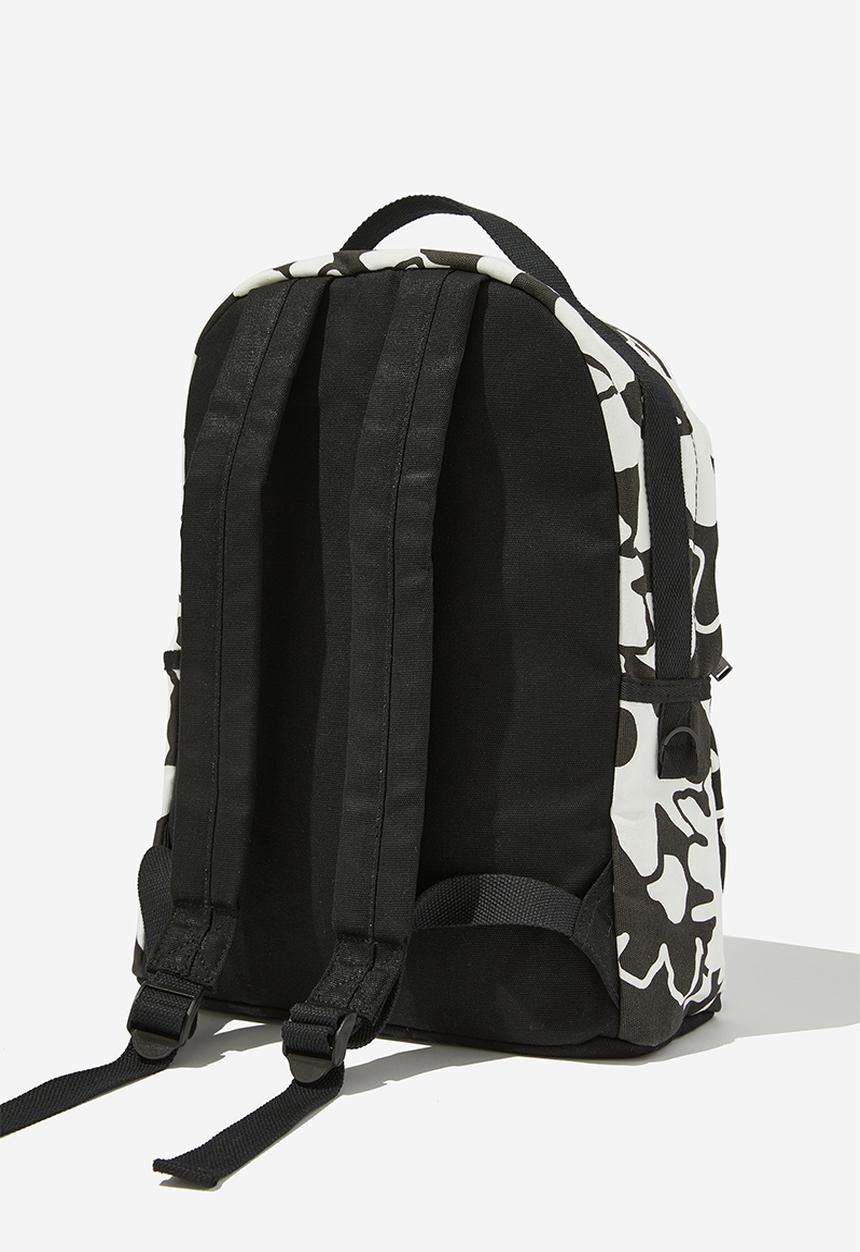Typo - Alumni backpack - ezra overlap floral black and white