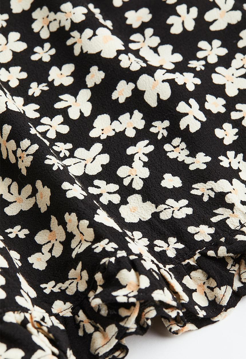 H&M - Frill-trimmed dress - black/small flowers 