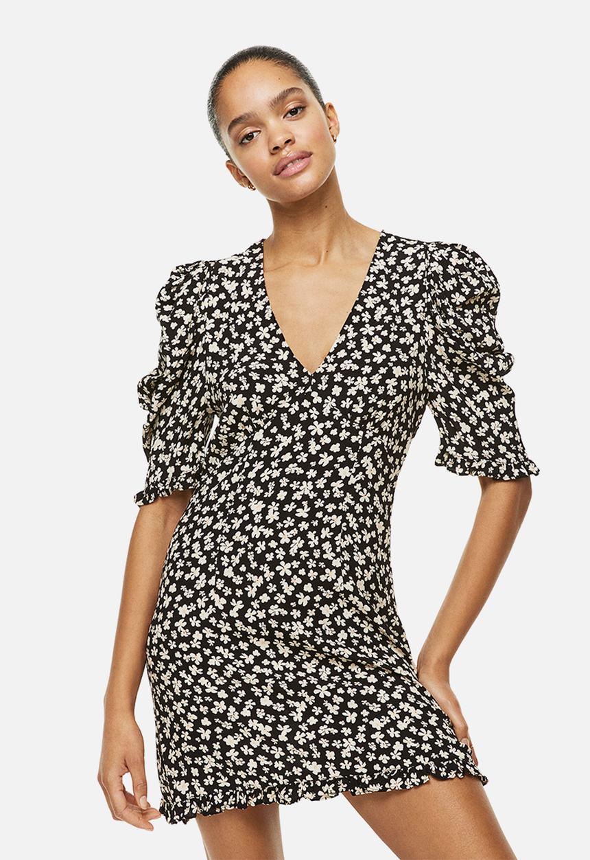 H&M - Frill-trimmed dress - black/small flowers 