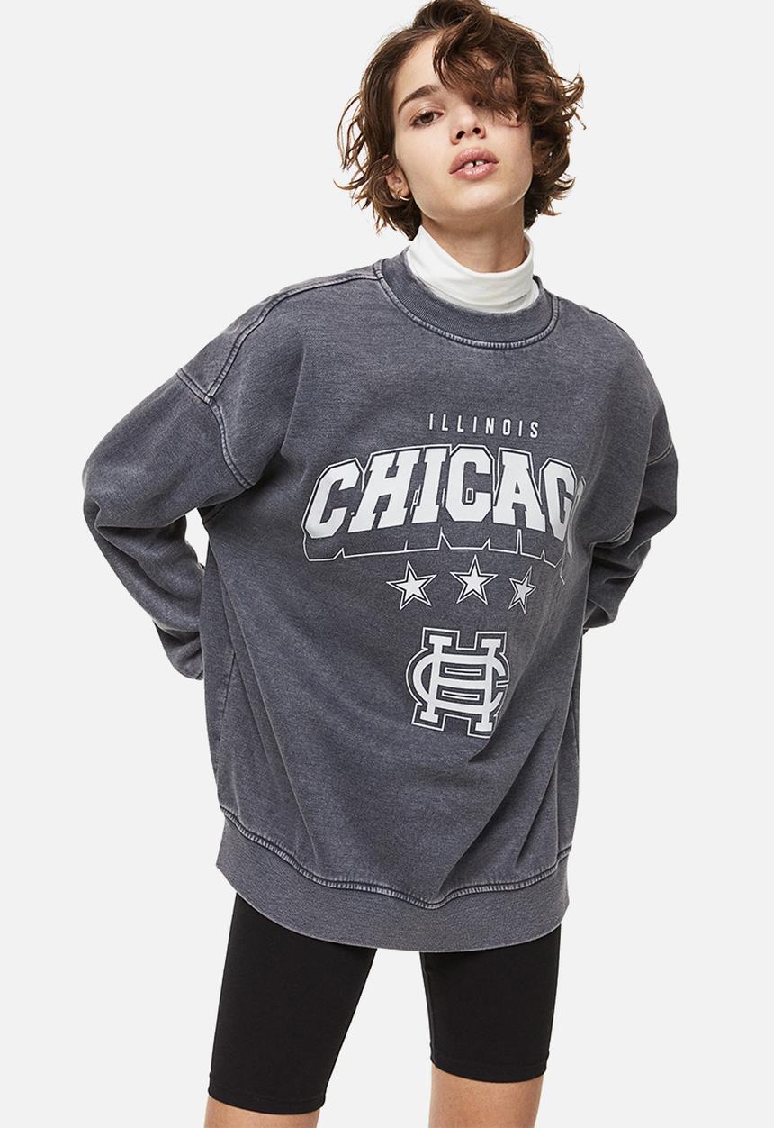 H&M - Oversized motif-detail sweatshirt - black/chicago 