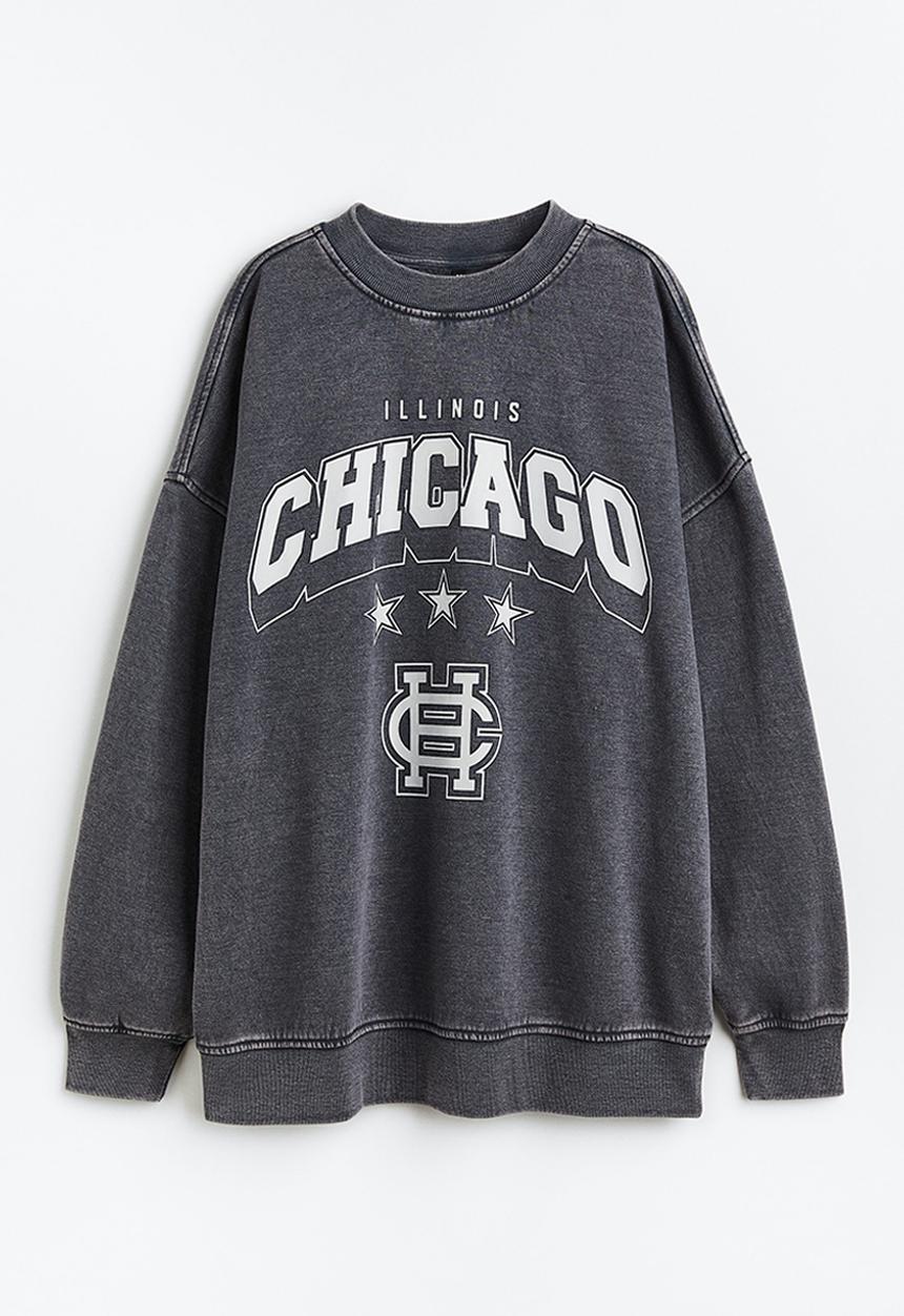 H&M - Oversized motif-detail sweatshirt - black/chicago 