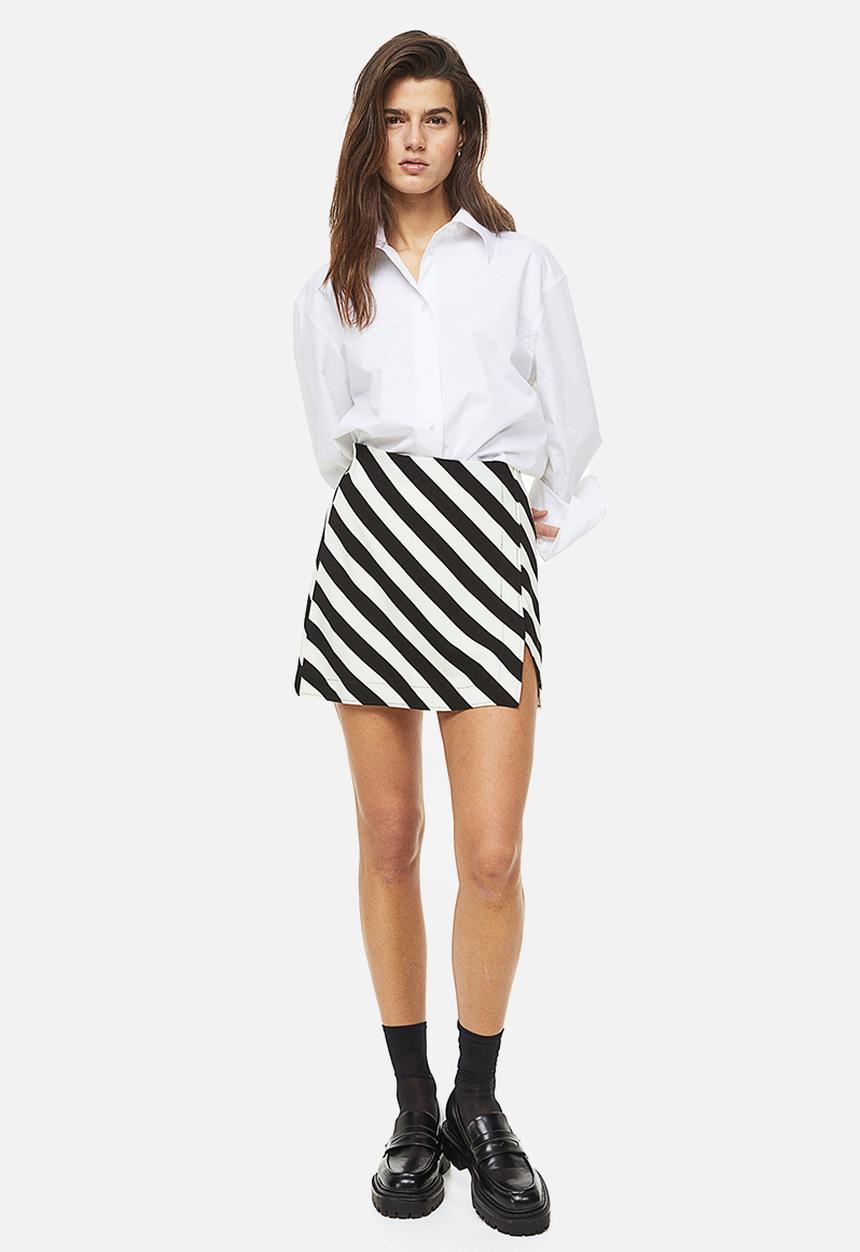 H&M - Short wrapover skirt - black/white striped